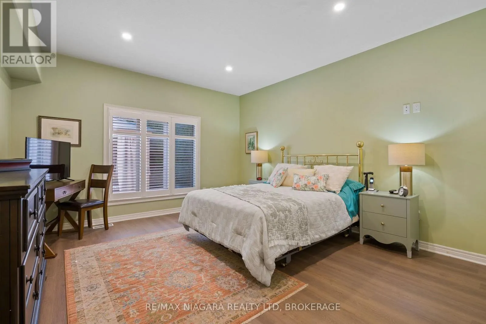 2487 WALKER COURT