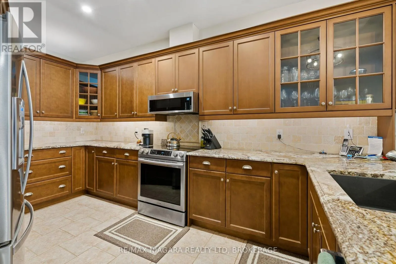 2487 WALKER COURT