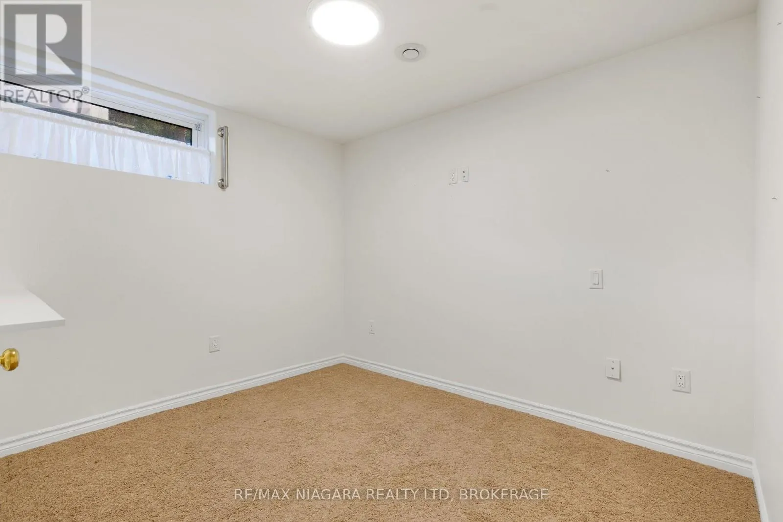 2487 WALKER COURT