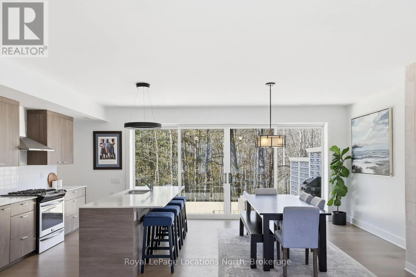 66 GORDON CRESCENT