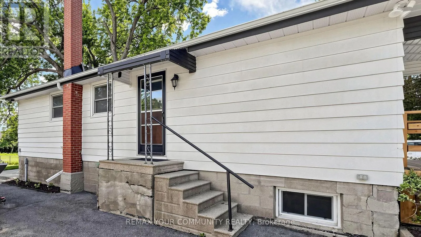 675 LUNDYS LANE