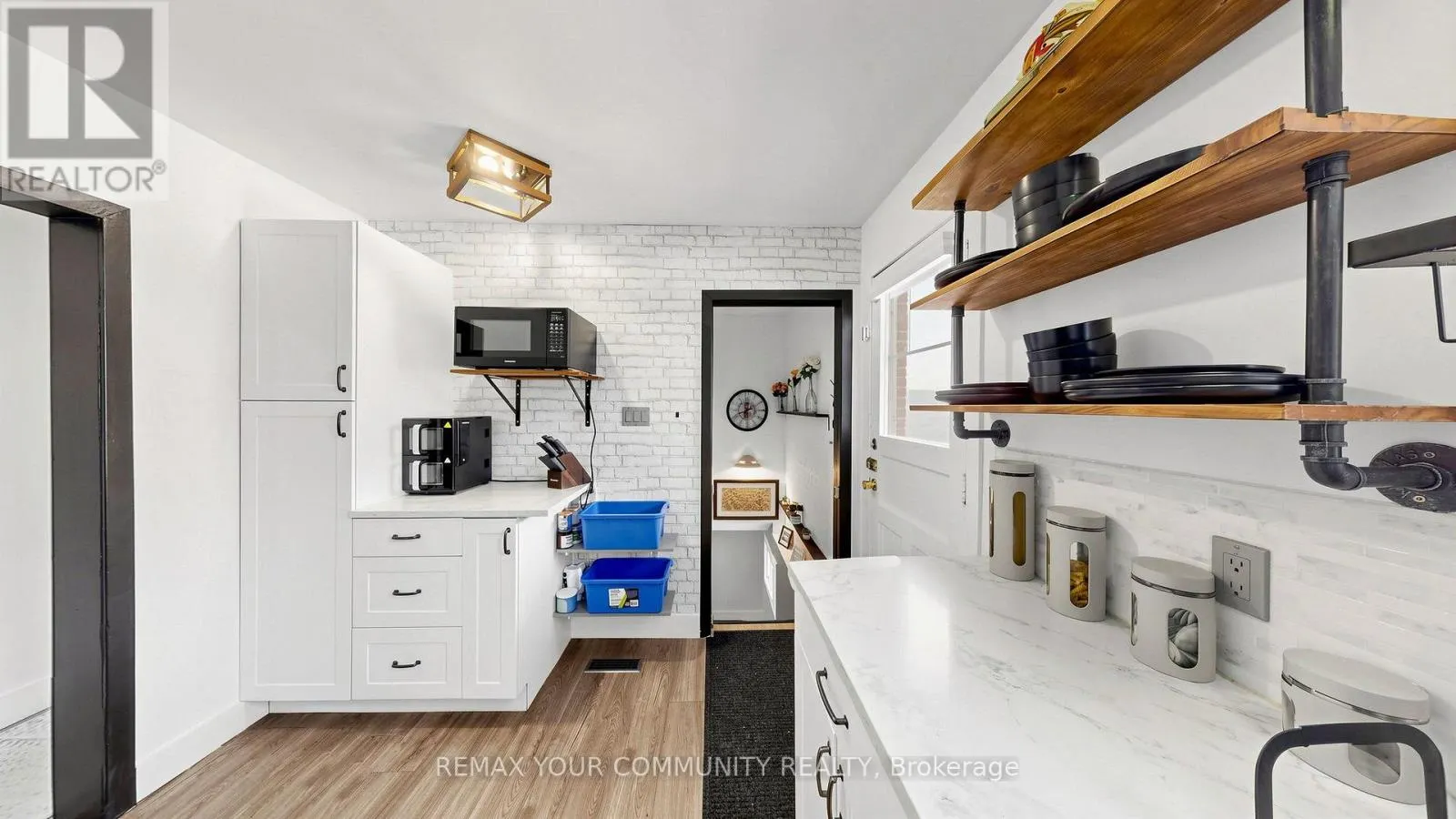 675 LUNDYS LANE