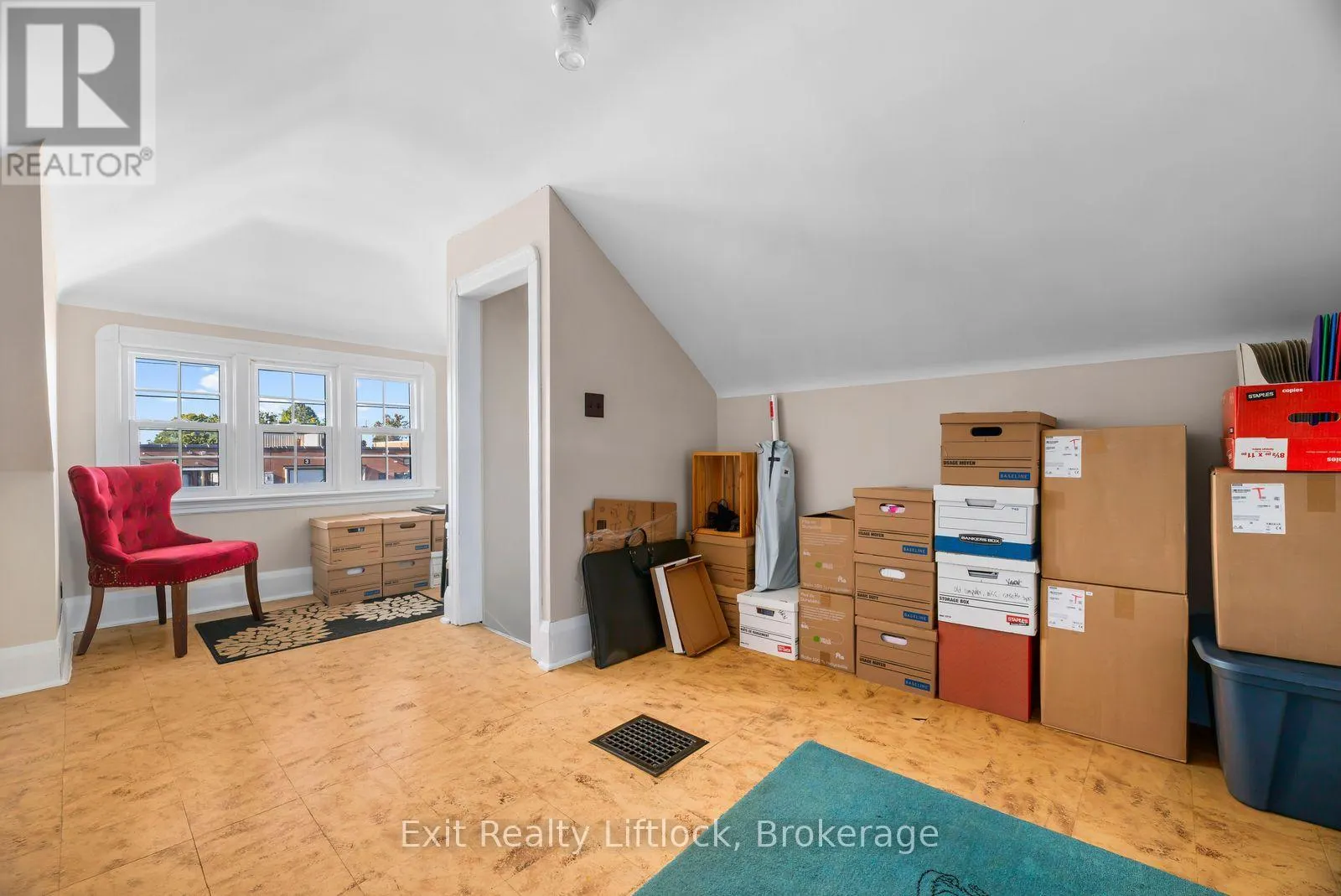545 BRAIDWOOD AVENUE