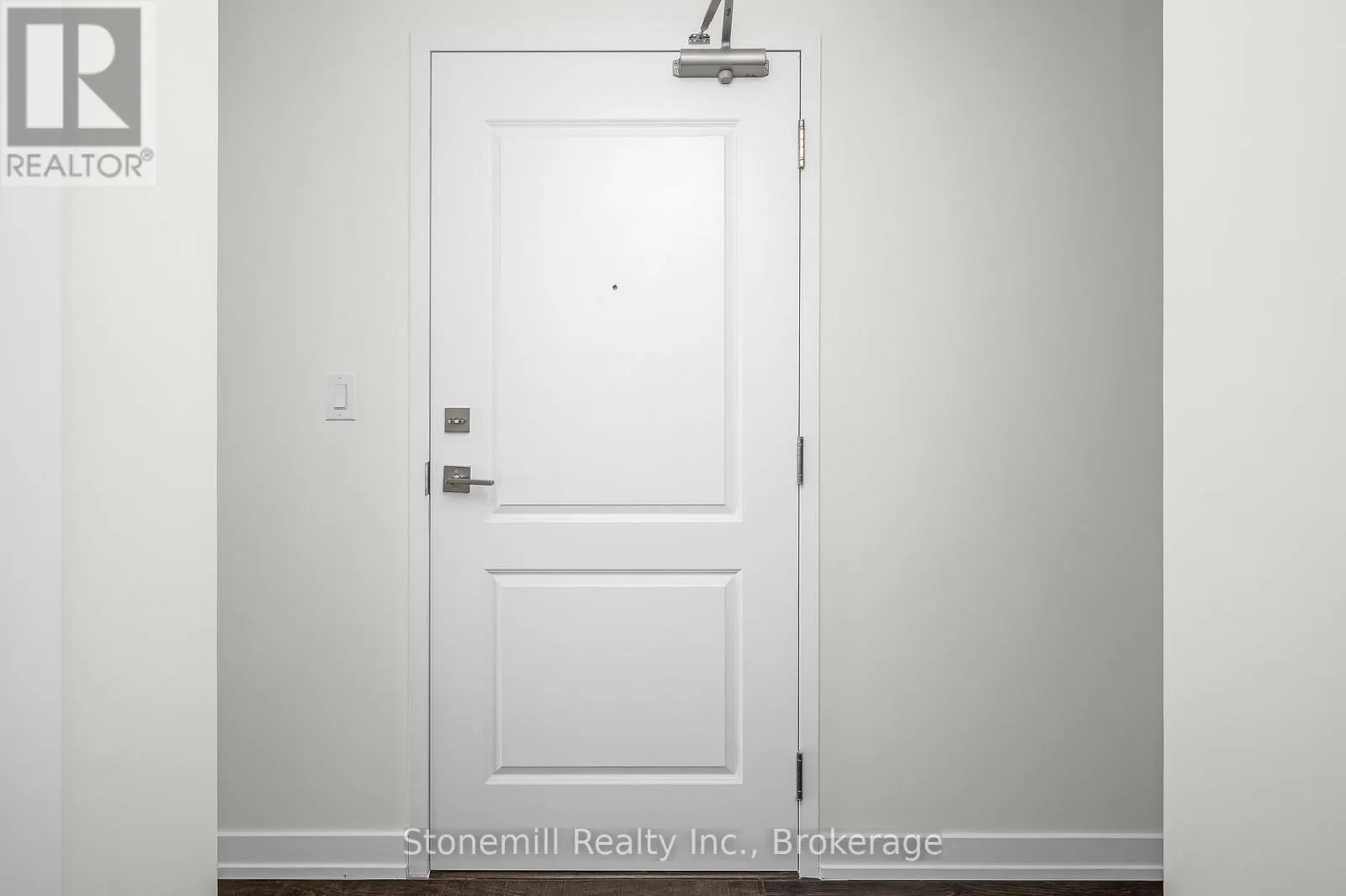 701 - 450 DUNDAS STREET E #701