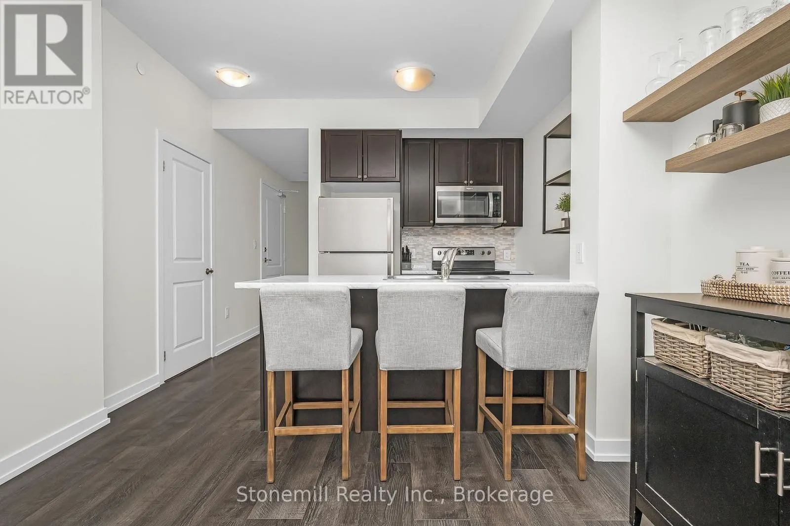 701 - 450 DUNDAS STREET E #701