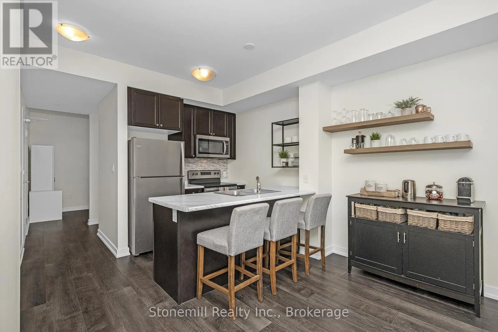 701 - 450 DUNDAS STREET E #701