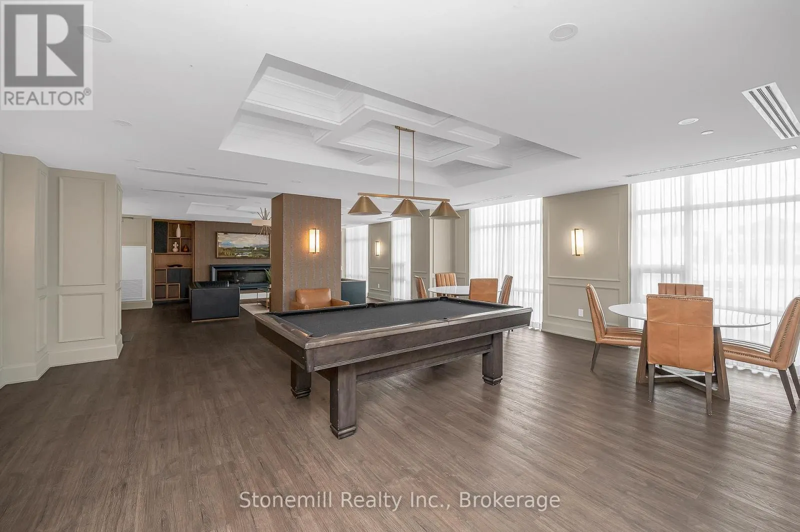 701 - 450 DUNDAS STREET E #701