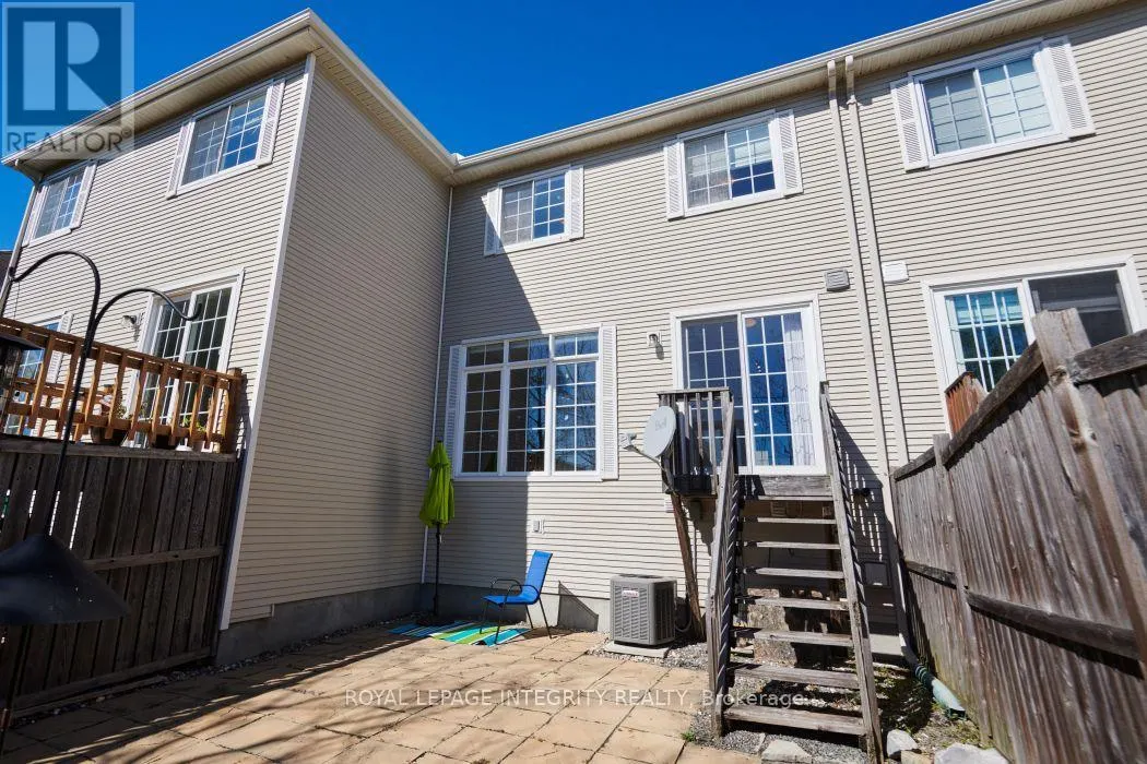 416 WISTERIA CRESCENT