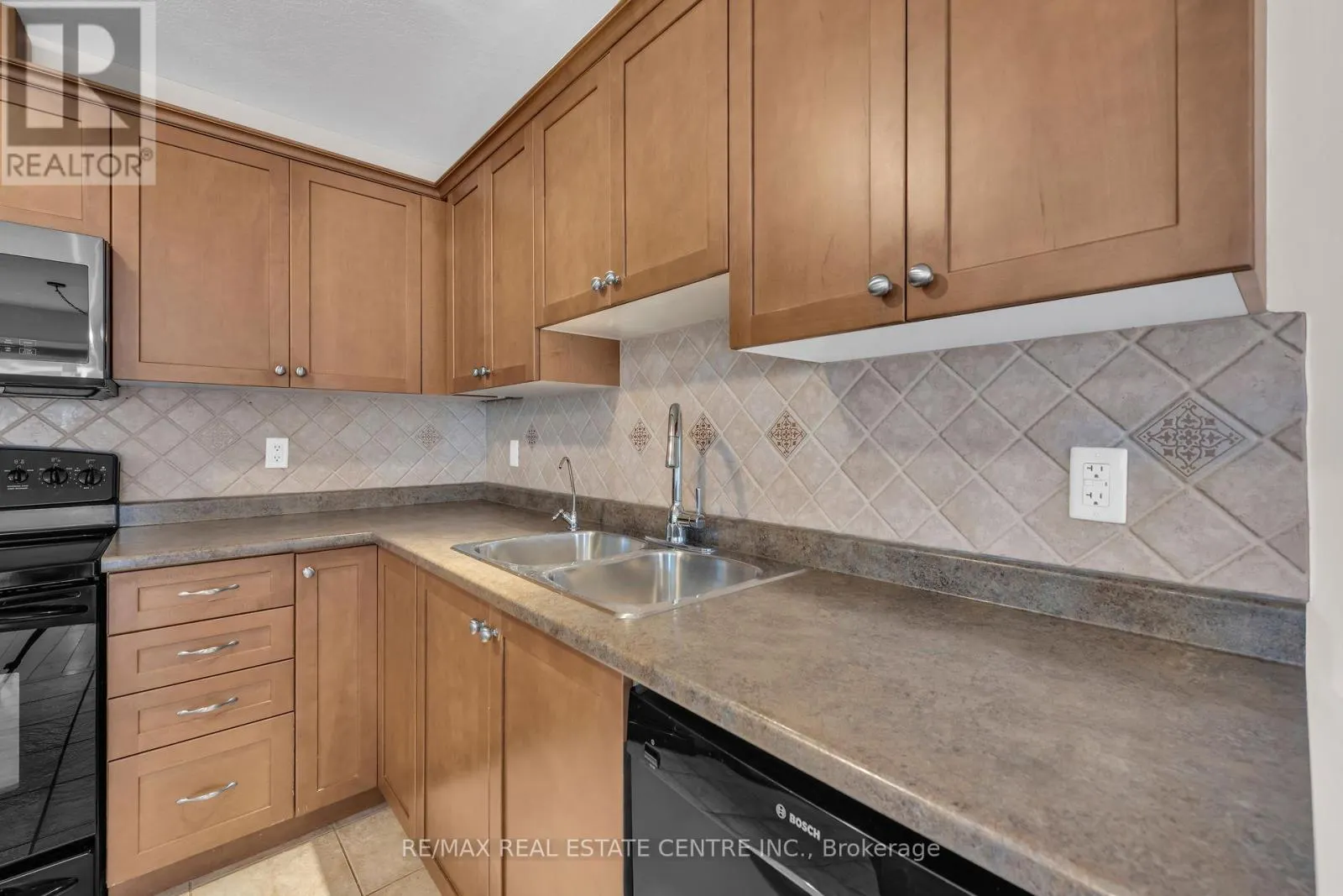 143 ANASTASIA BOULEVARD