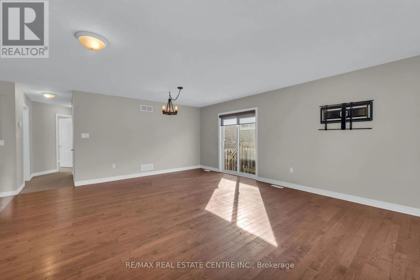 143 ANASTASIA BOULEVARD