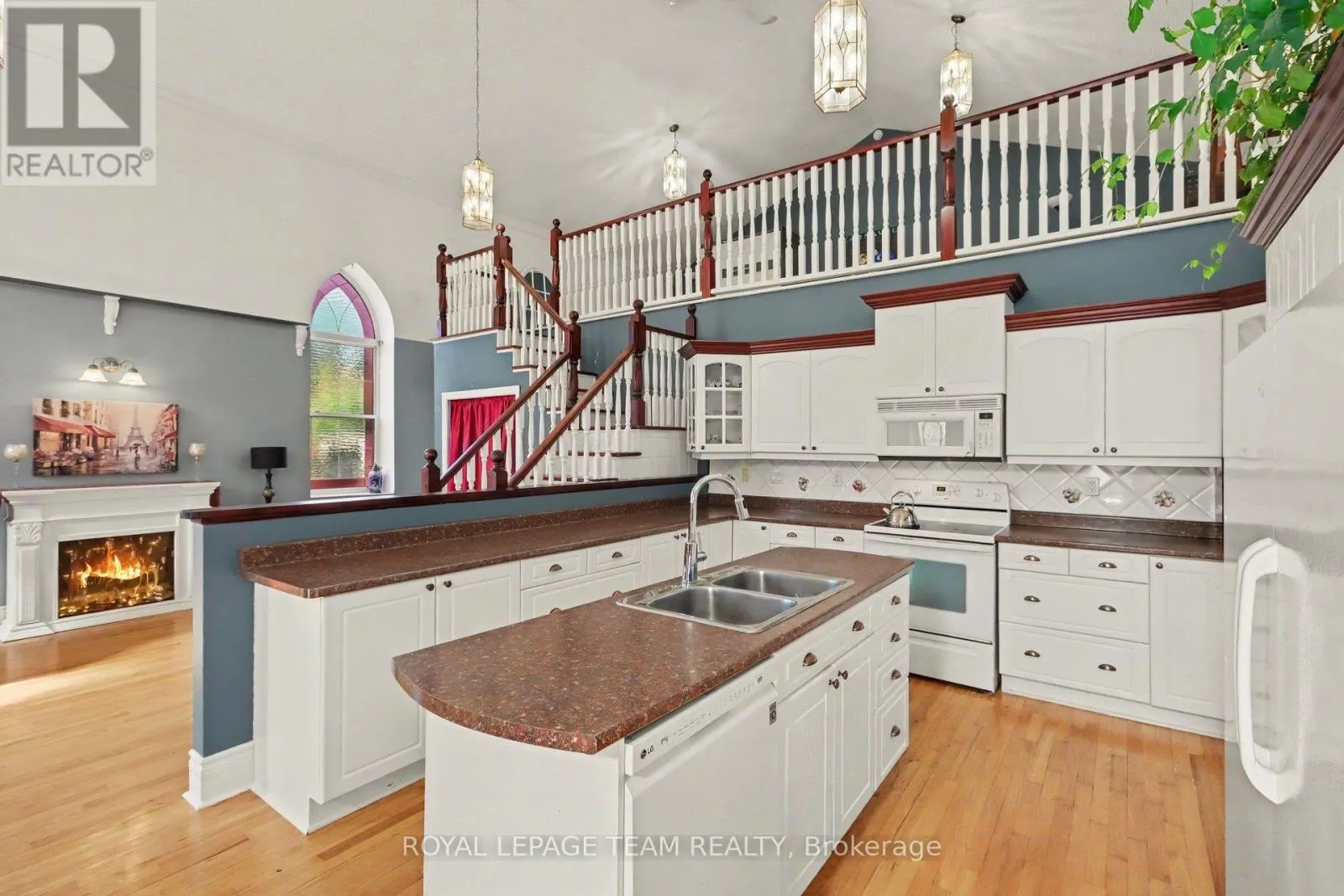 10565 MAIN STREET