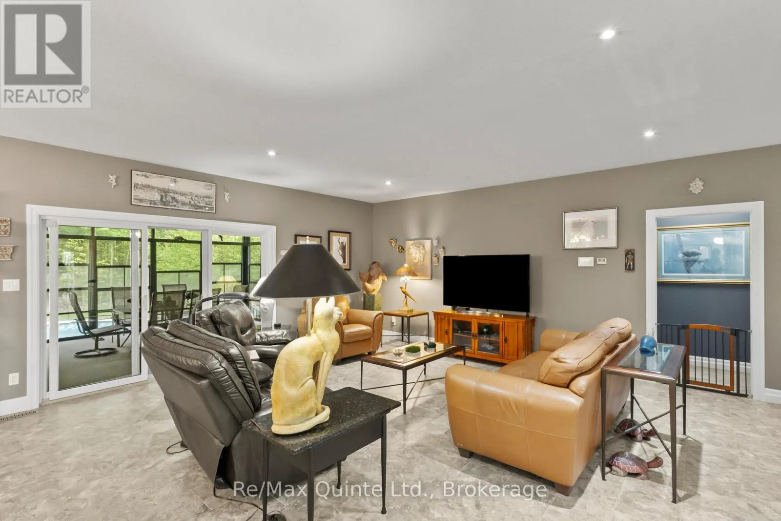25 POWERLINE ROAD