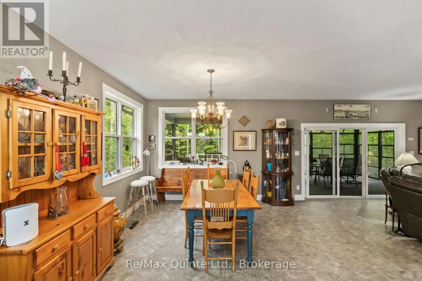25 POWERLINE ROAD