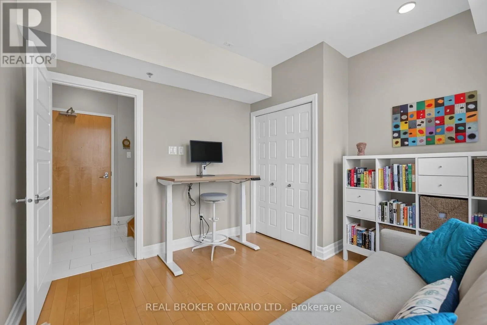 317 - 300 B LETT STREET