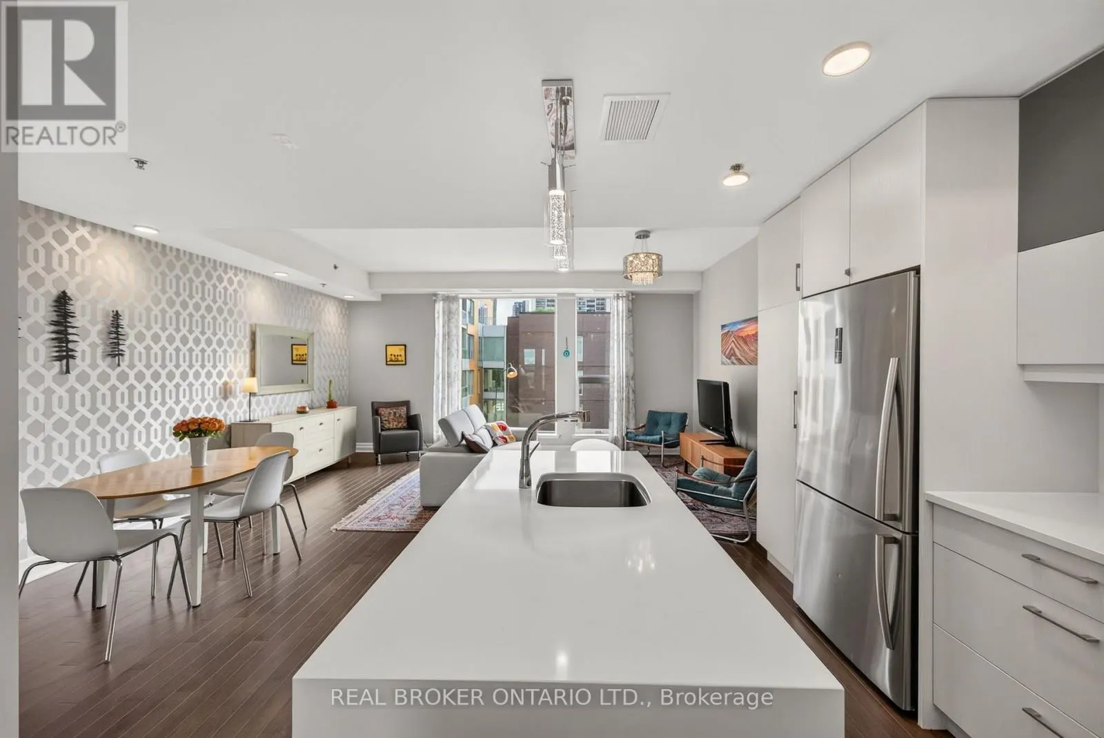 317 - 300 B LETT STREET