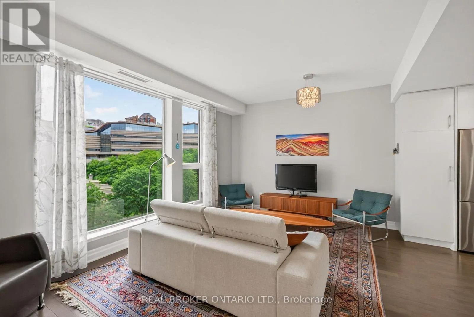 317 - 300 B LETT STREET
