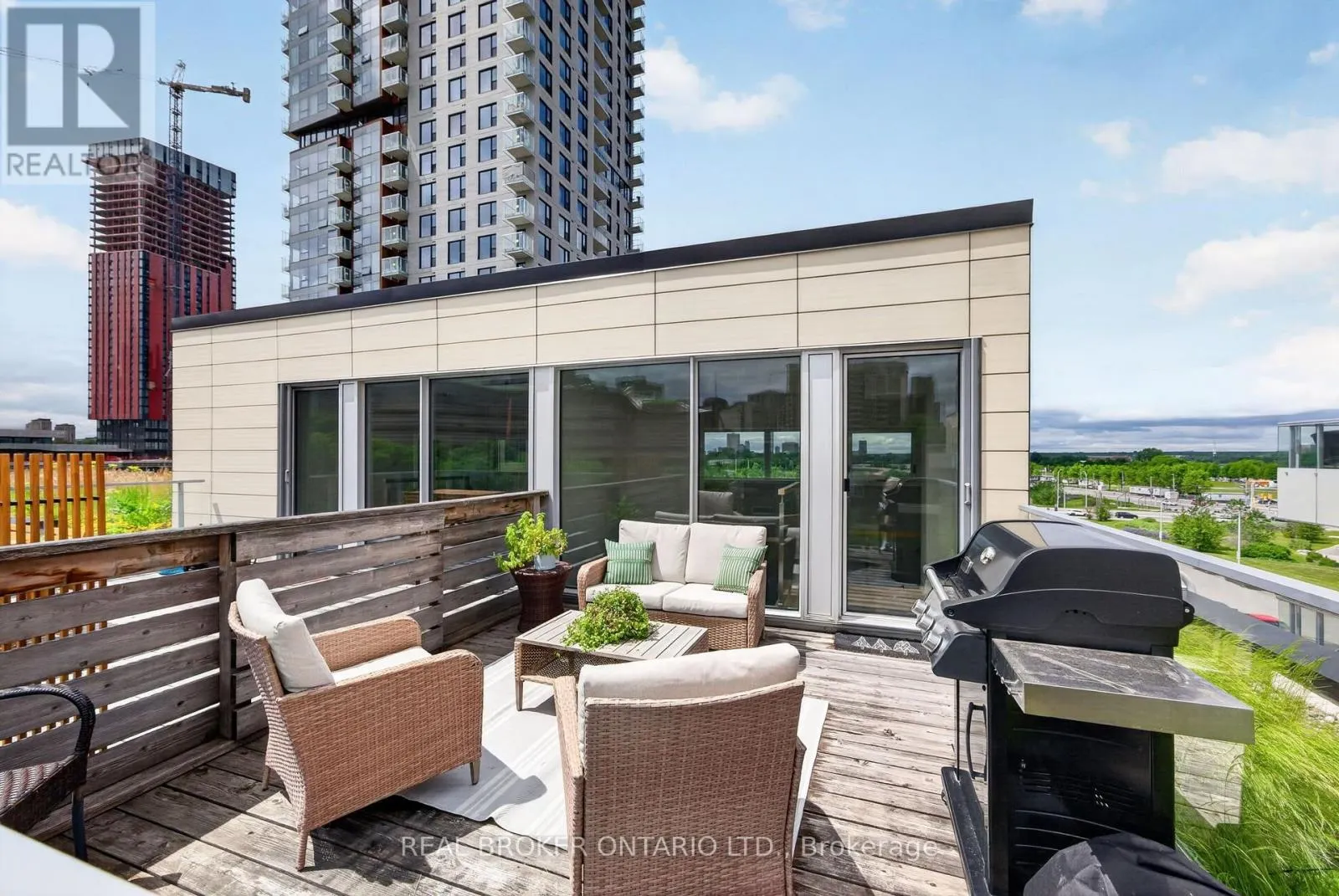 317 - 300 B LETT STREET