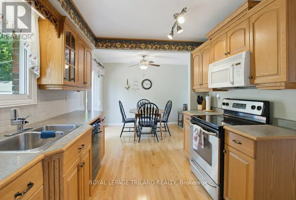 5 WARREN CRESCENT