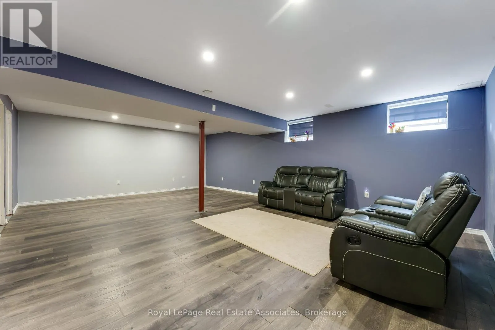 406 SANDY COVE CRESCENT