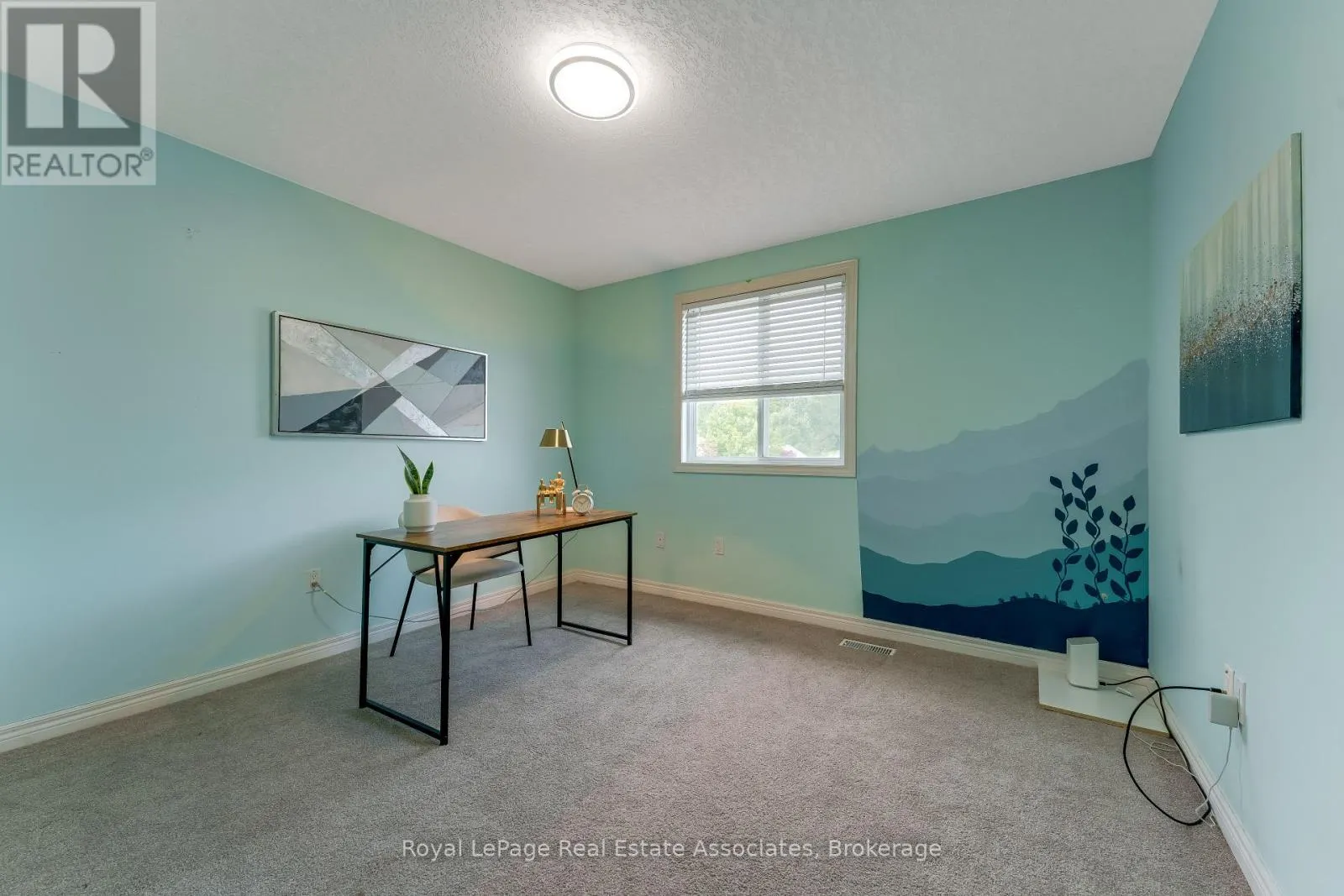 406 SANDY COVE CRESCENT