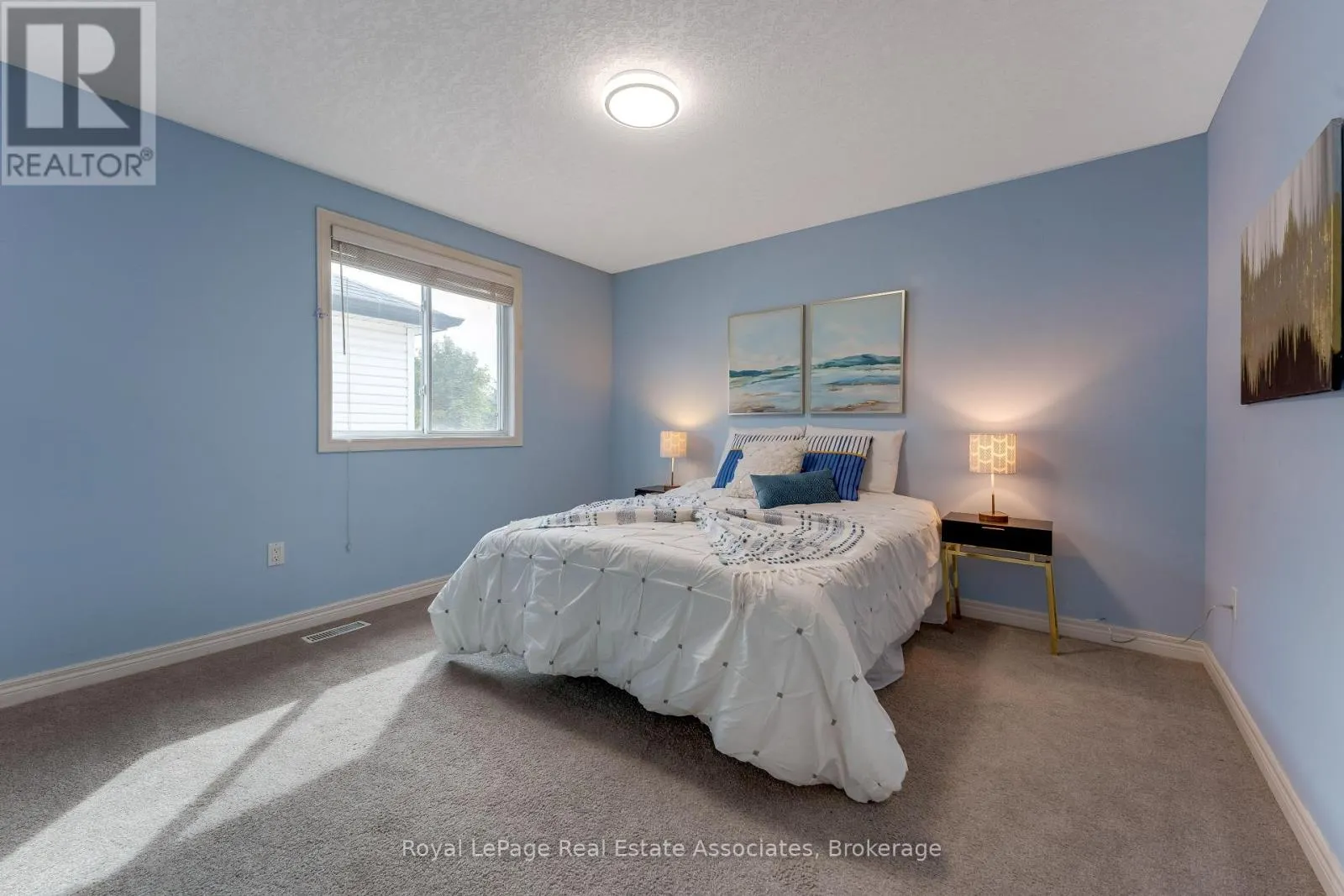 406 SANDY COVE CRESCENT