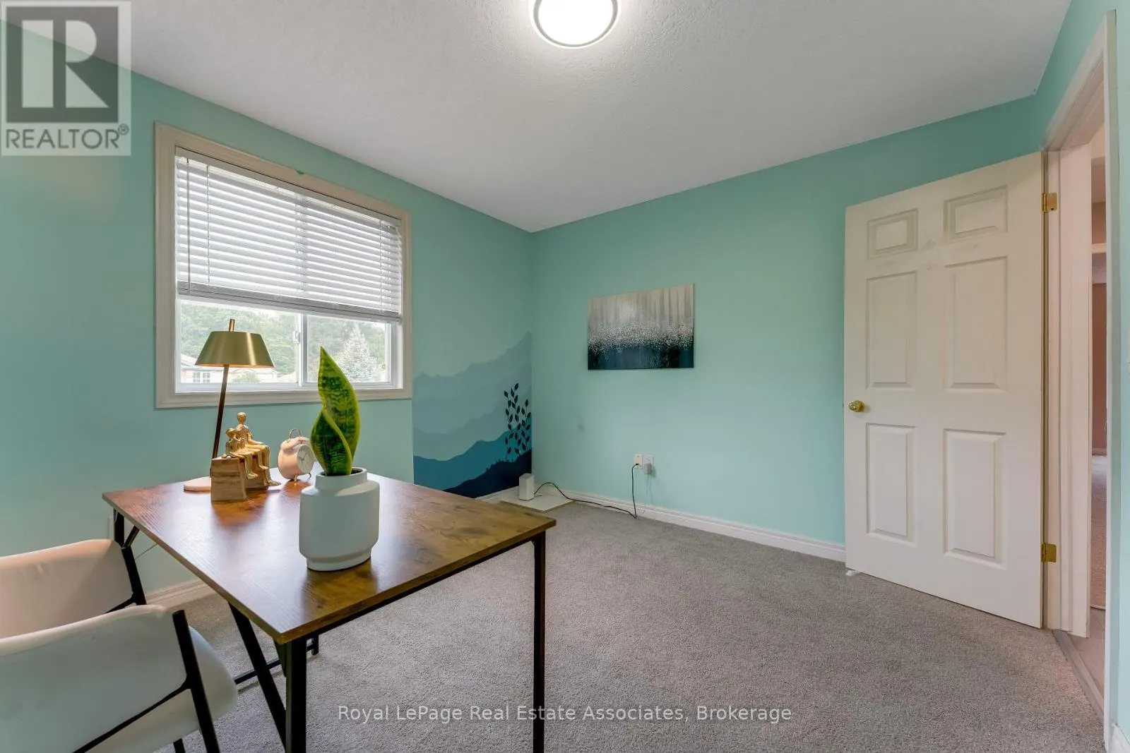 406 SANDY COVE CRESCENT