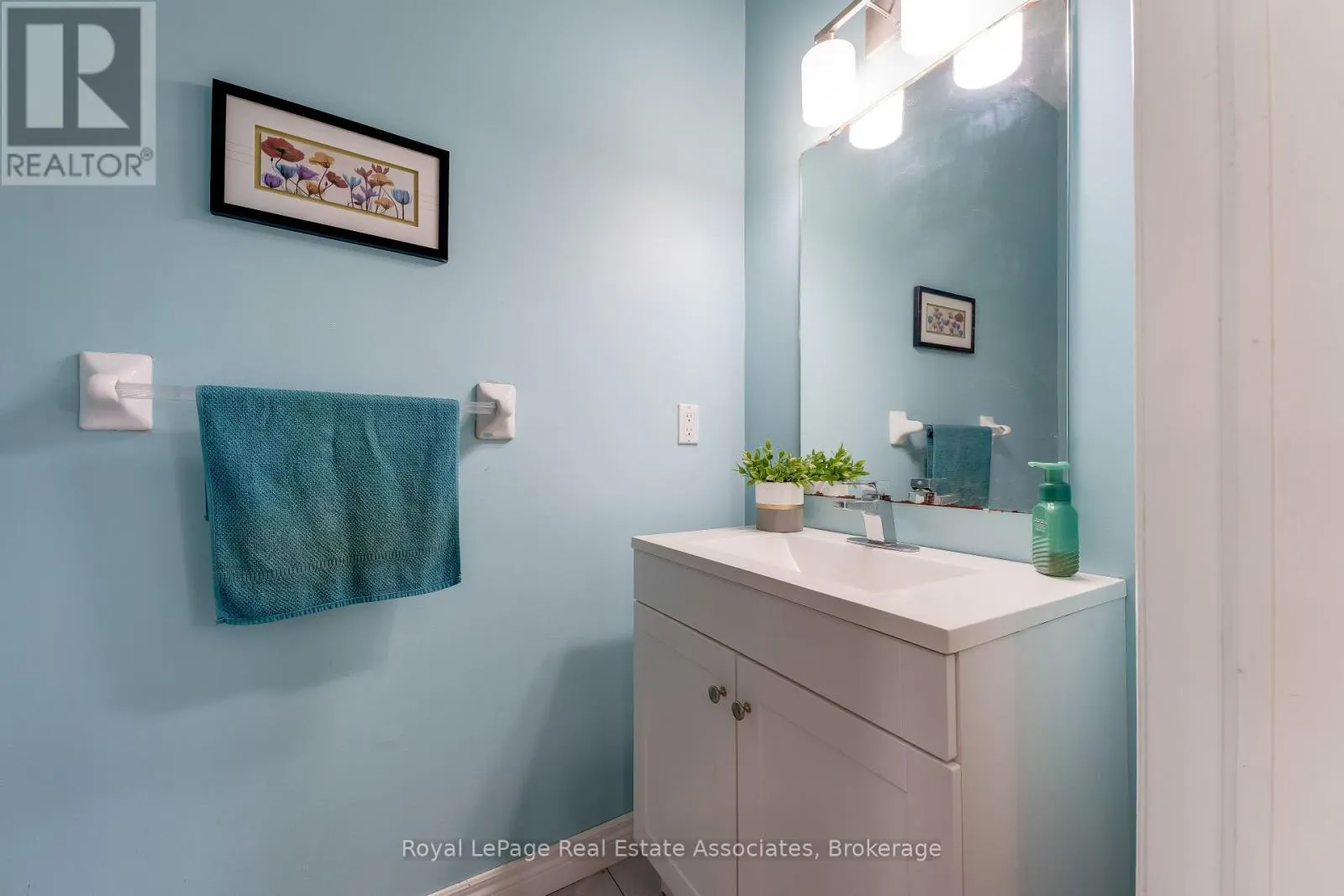 406 SANDY COVE CRESCENT