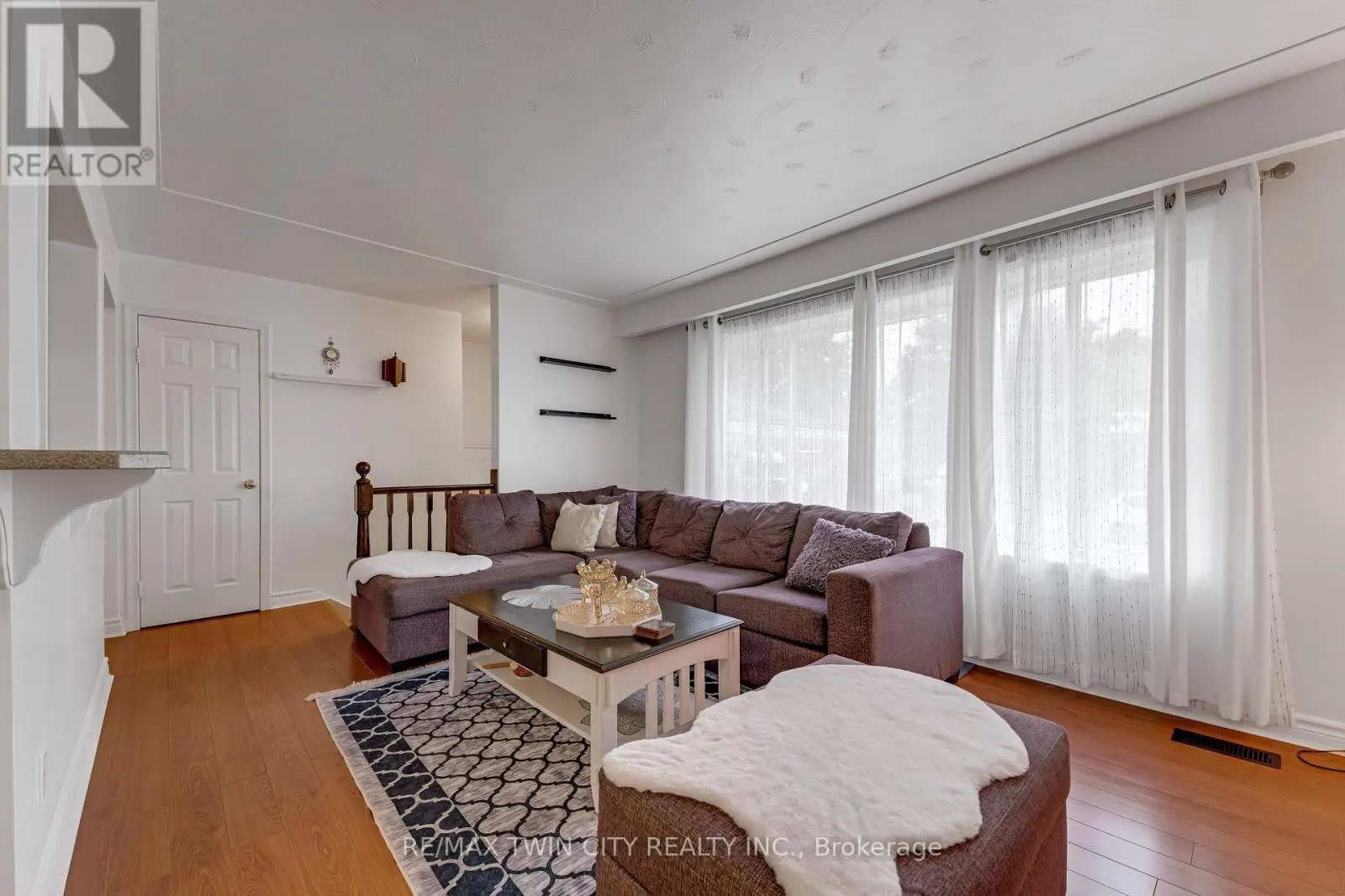 49 CARNABY CRESCENT