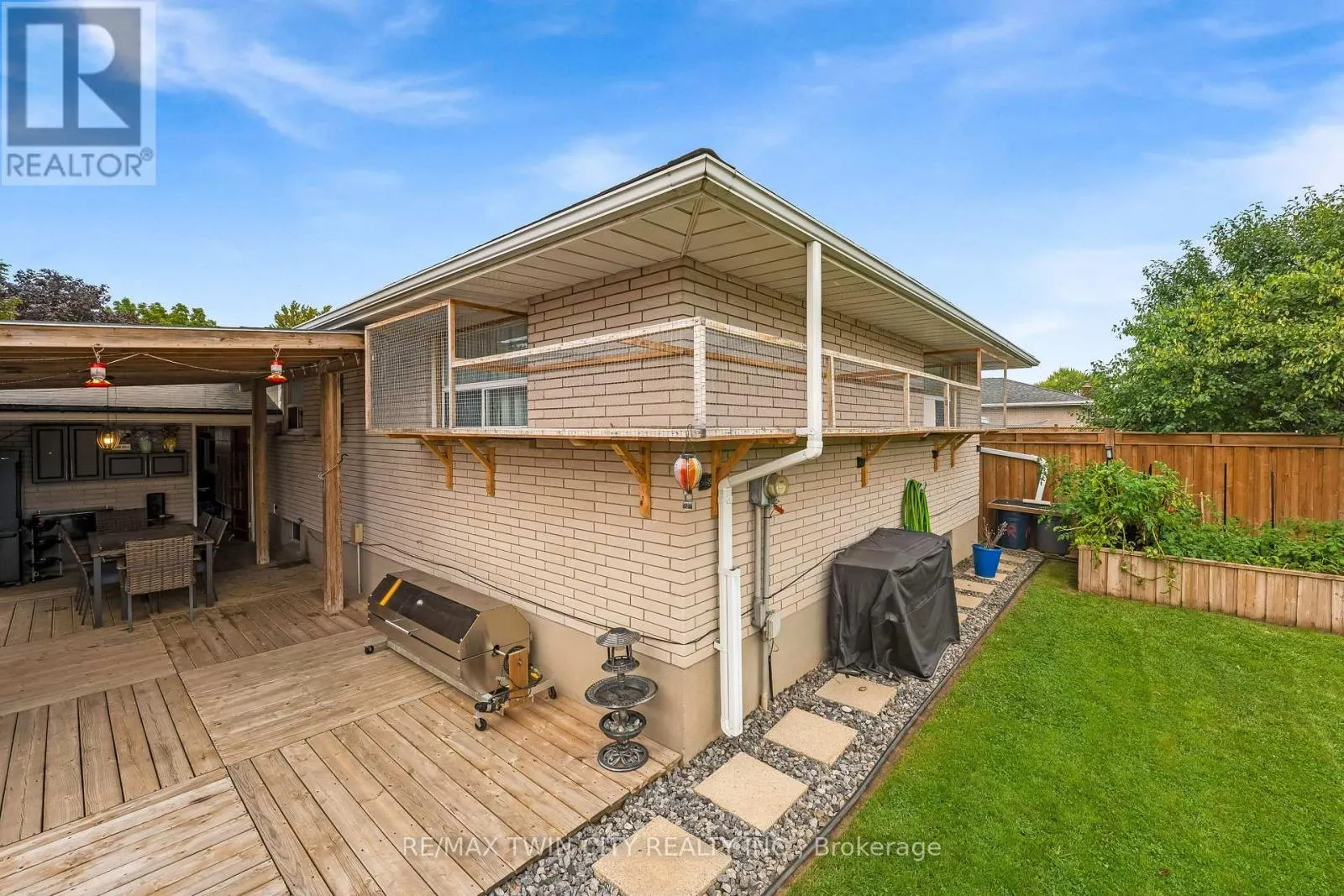 49 CARNABY CRESCENT