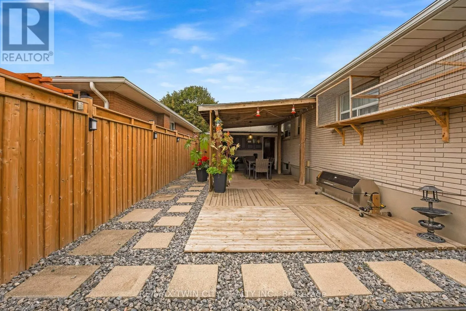 49 CARNABY CRESCENT