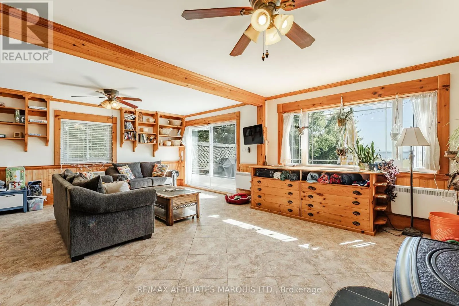 6286 PLEASANT DRIVE