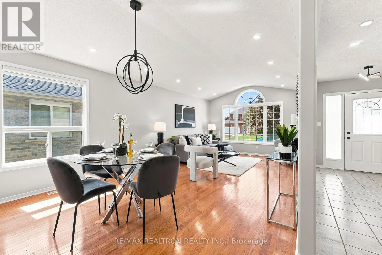 25 LINDEN LANE