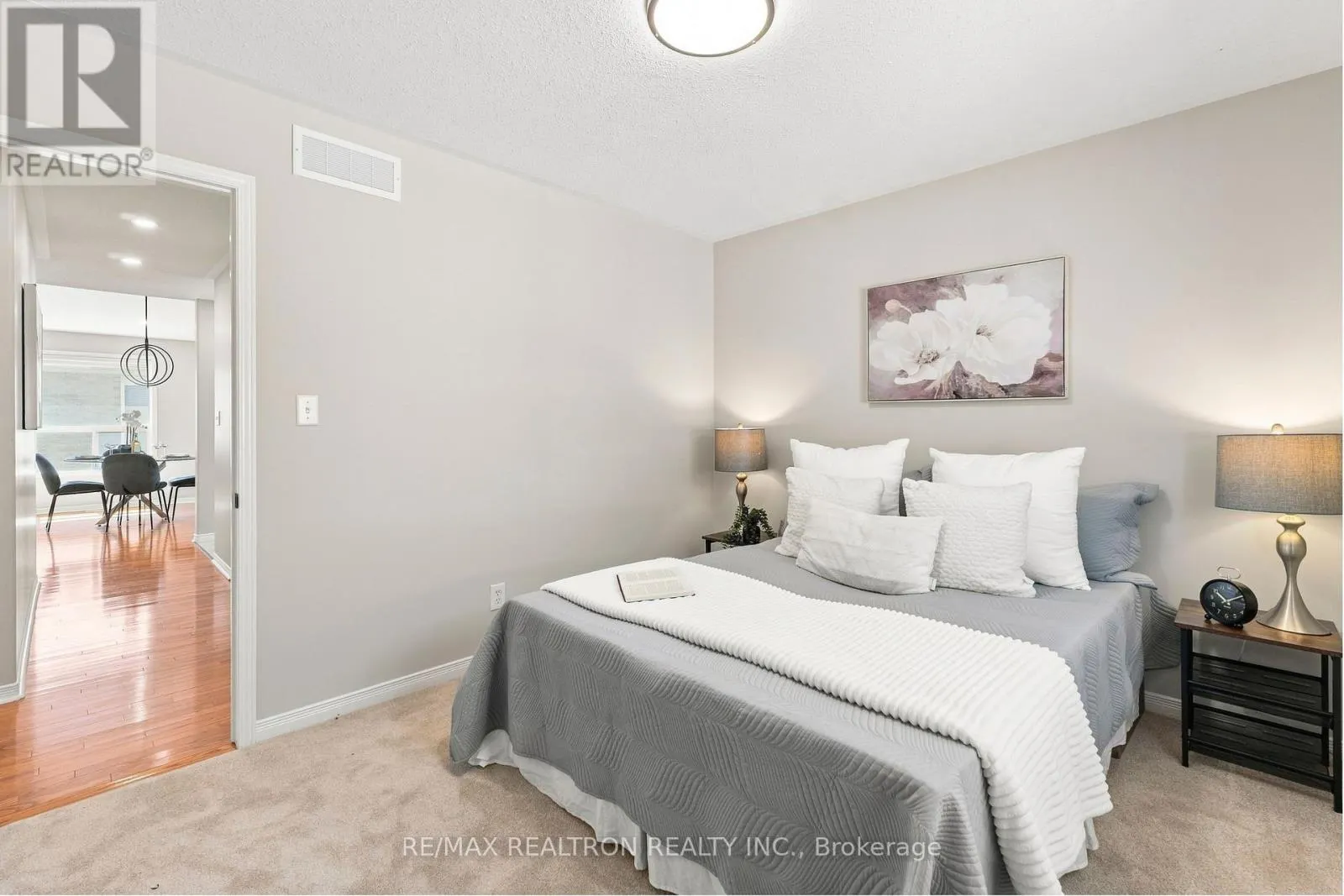 25 LINDEN LANE