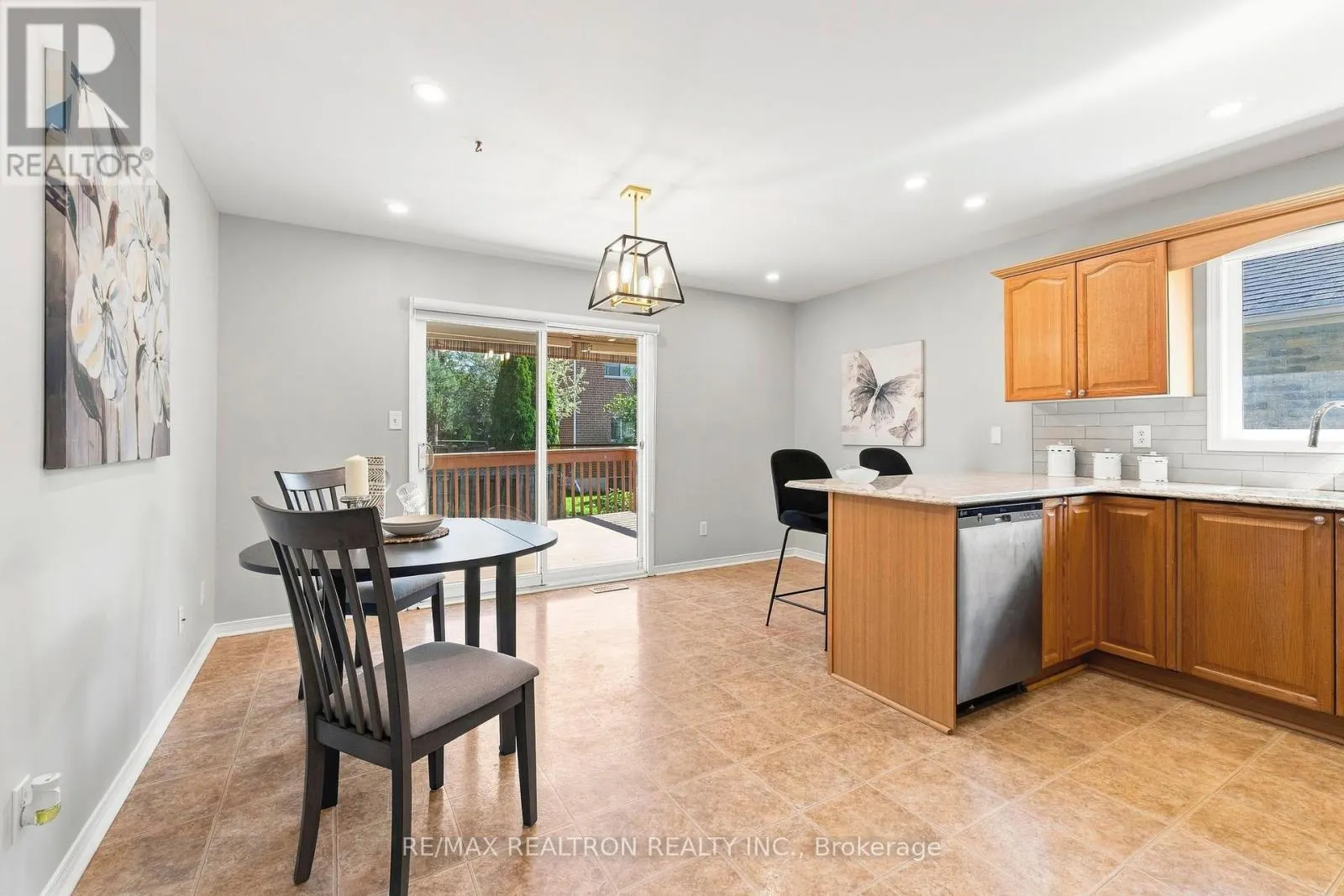 25 LINDEN LANE