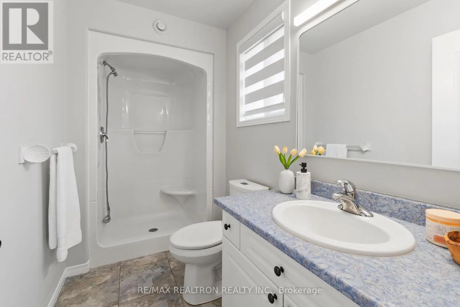 25 LINDEN LANE