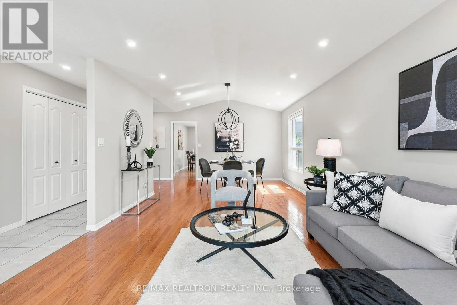 25 LINDEN LANE