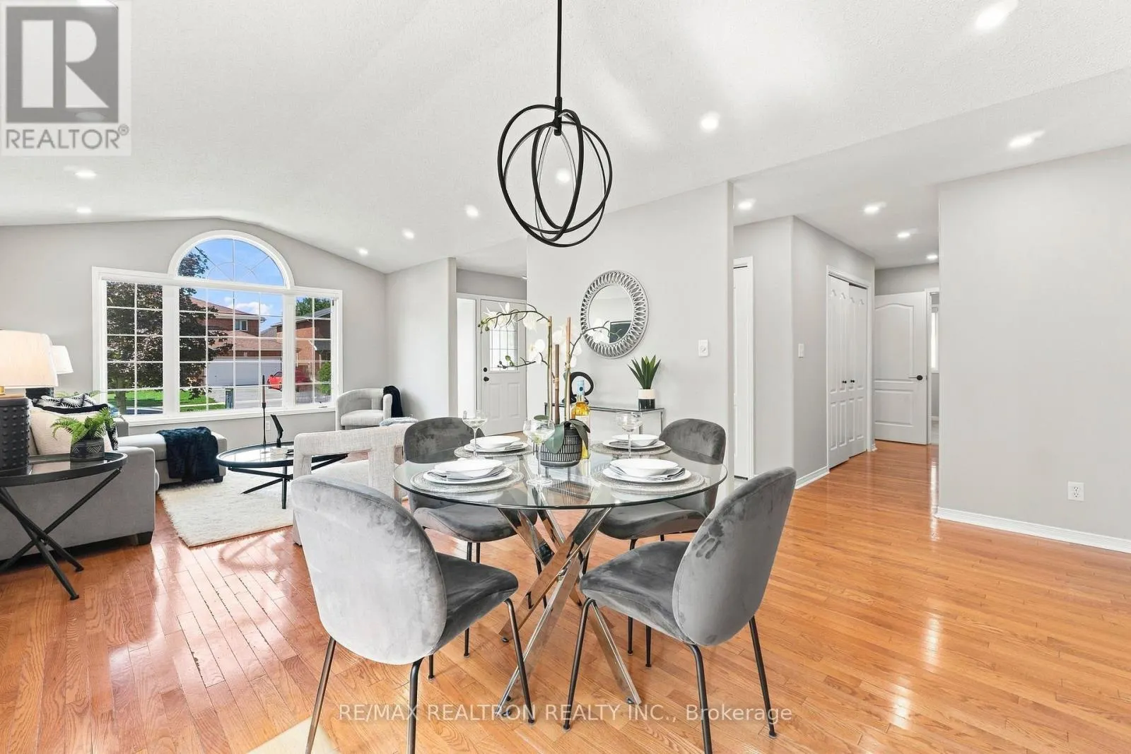 25 LINDEN LANE