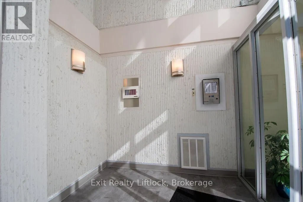 202 C - 1099 CLONSILLA AVENUE #202 C