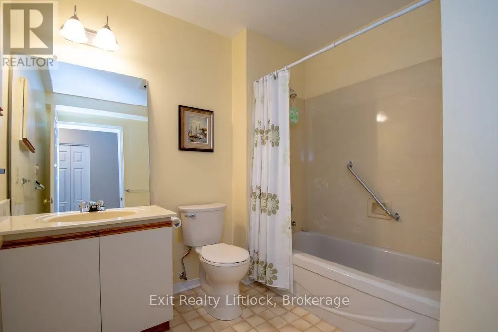 202 C - 1099 CLONSILLA AVENUE #202 C
