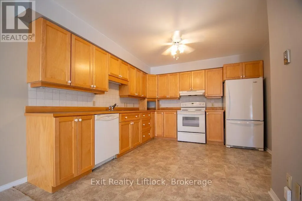 202 C - 1099 CLONSILLA AVENUE #202 C