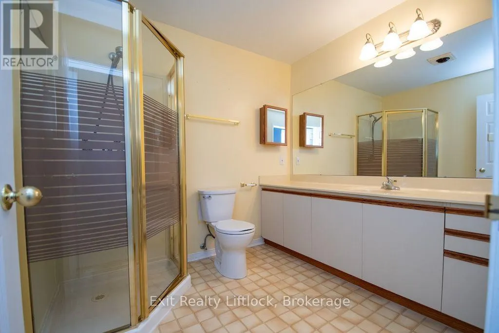 202 C - 1099 CLONSILLA AVENUE #202 C