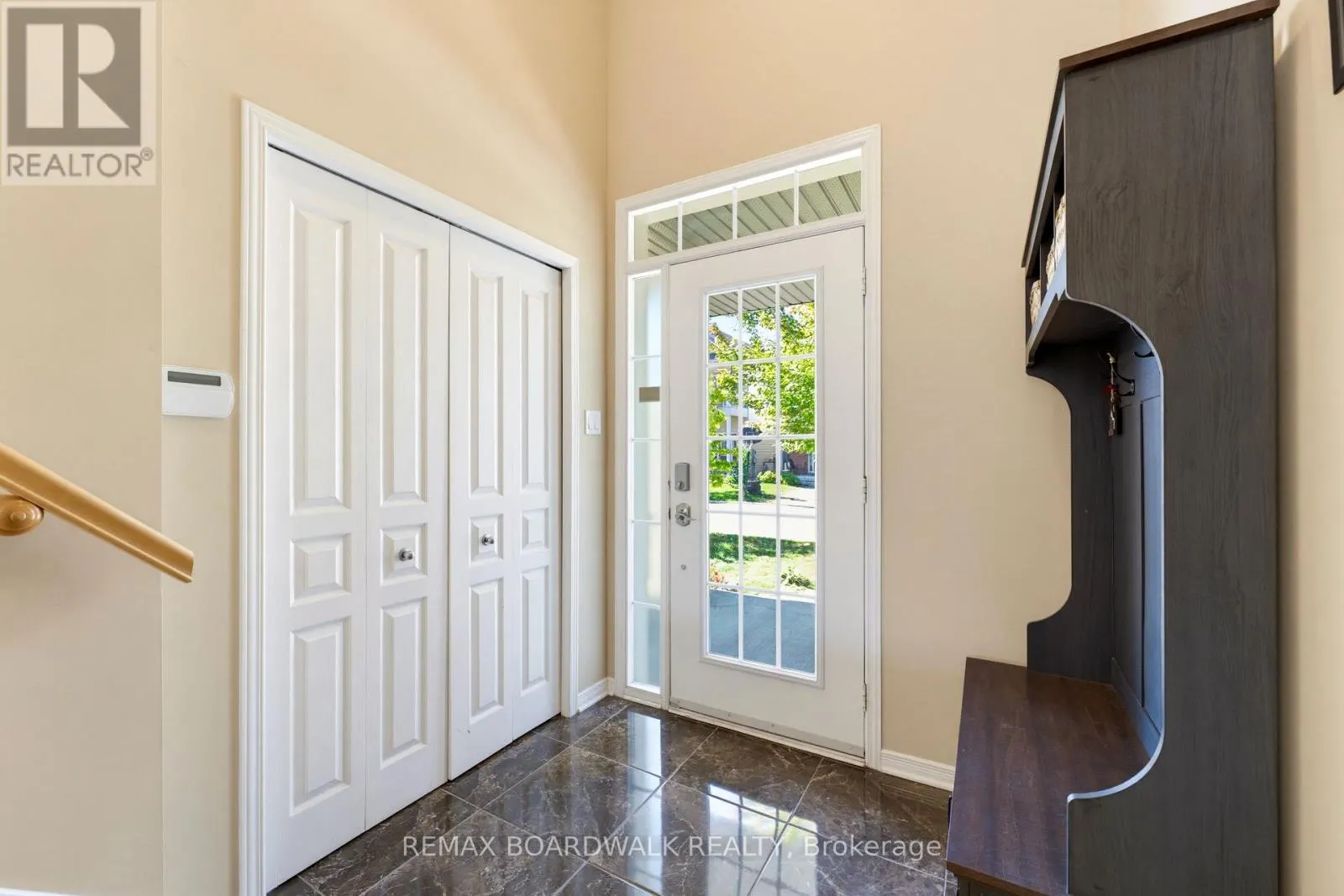 210 BROXBURN CRESCENT