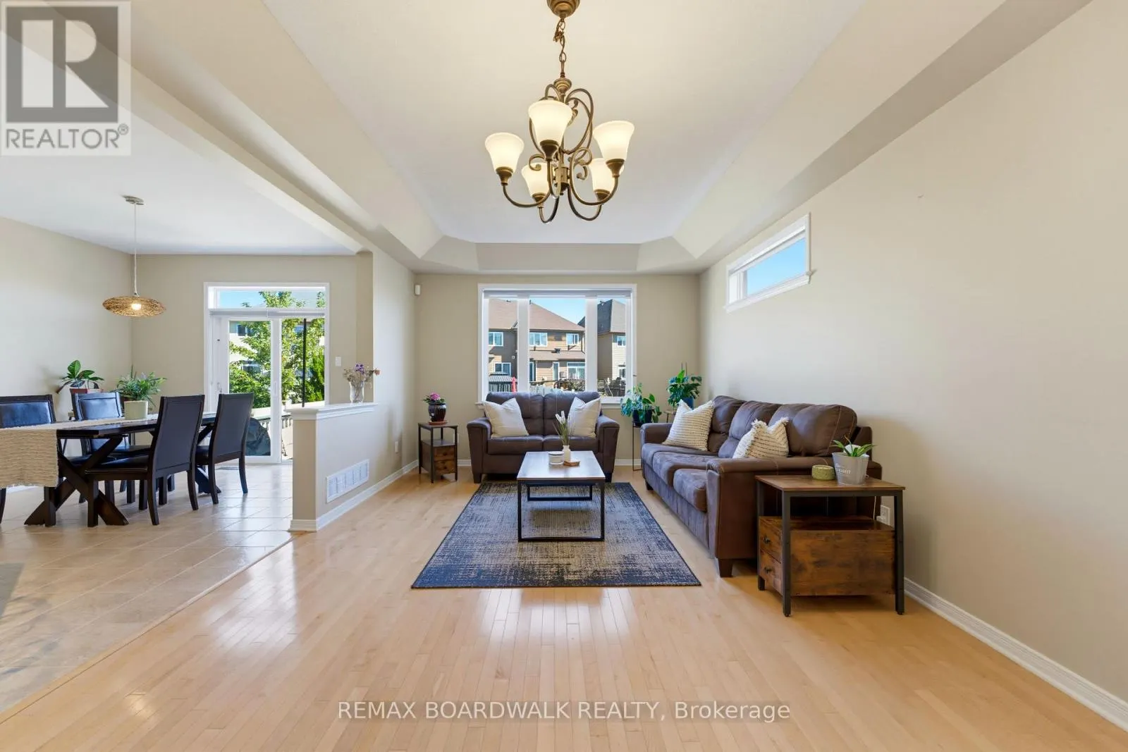 210 BROXBURN CRESCENT