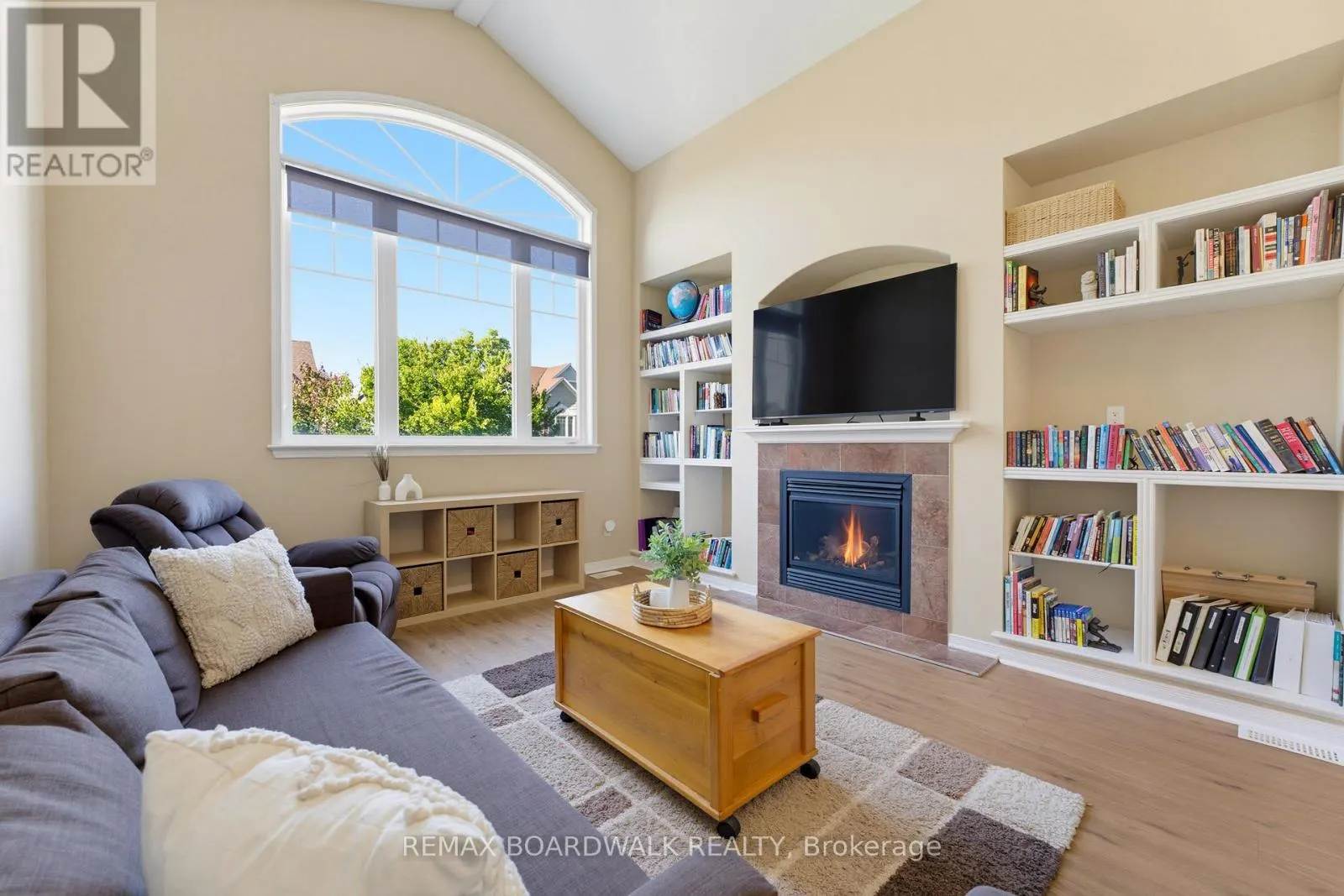 210 BROXBURN CRESCENT