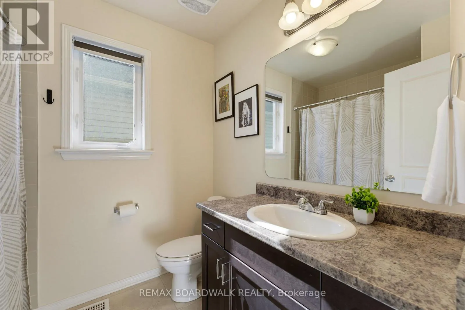 210 BROXBURN CRESCENT