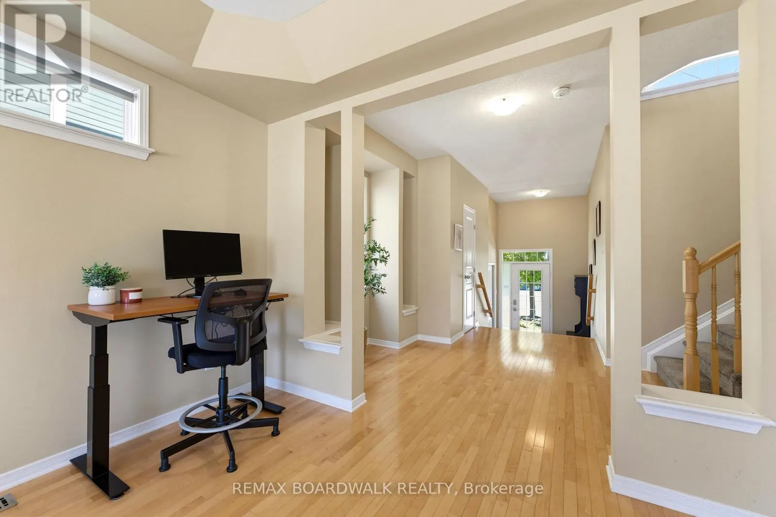 210 BROXBURN CRESCENT