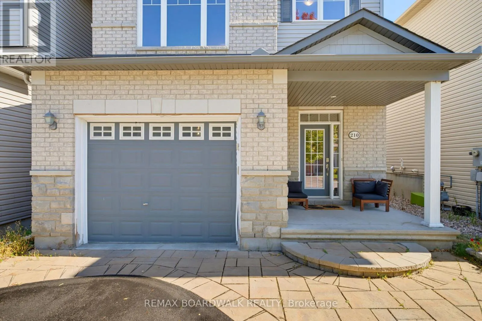 210 BROXBURN CRESCENT