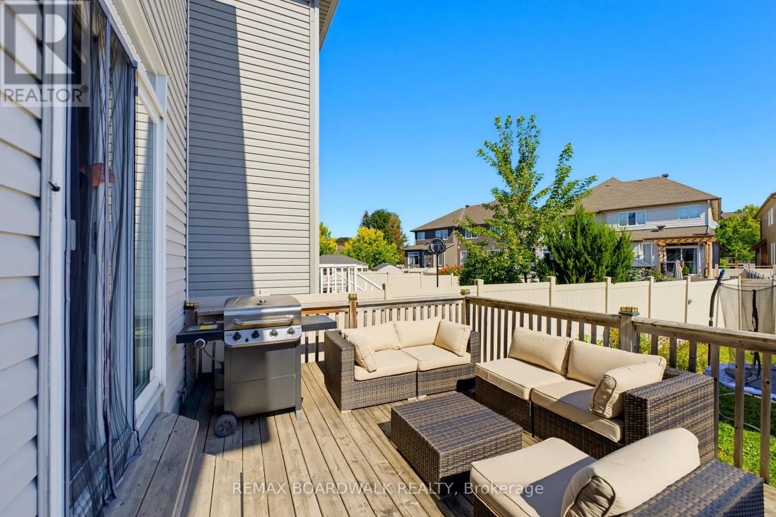 210 BROXBURN CRESCENT