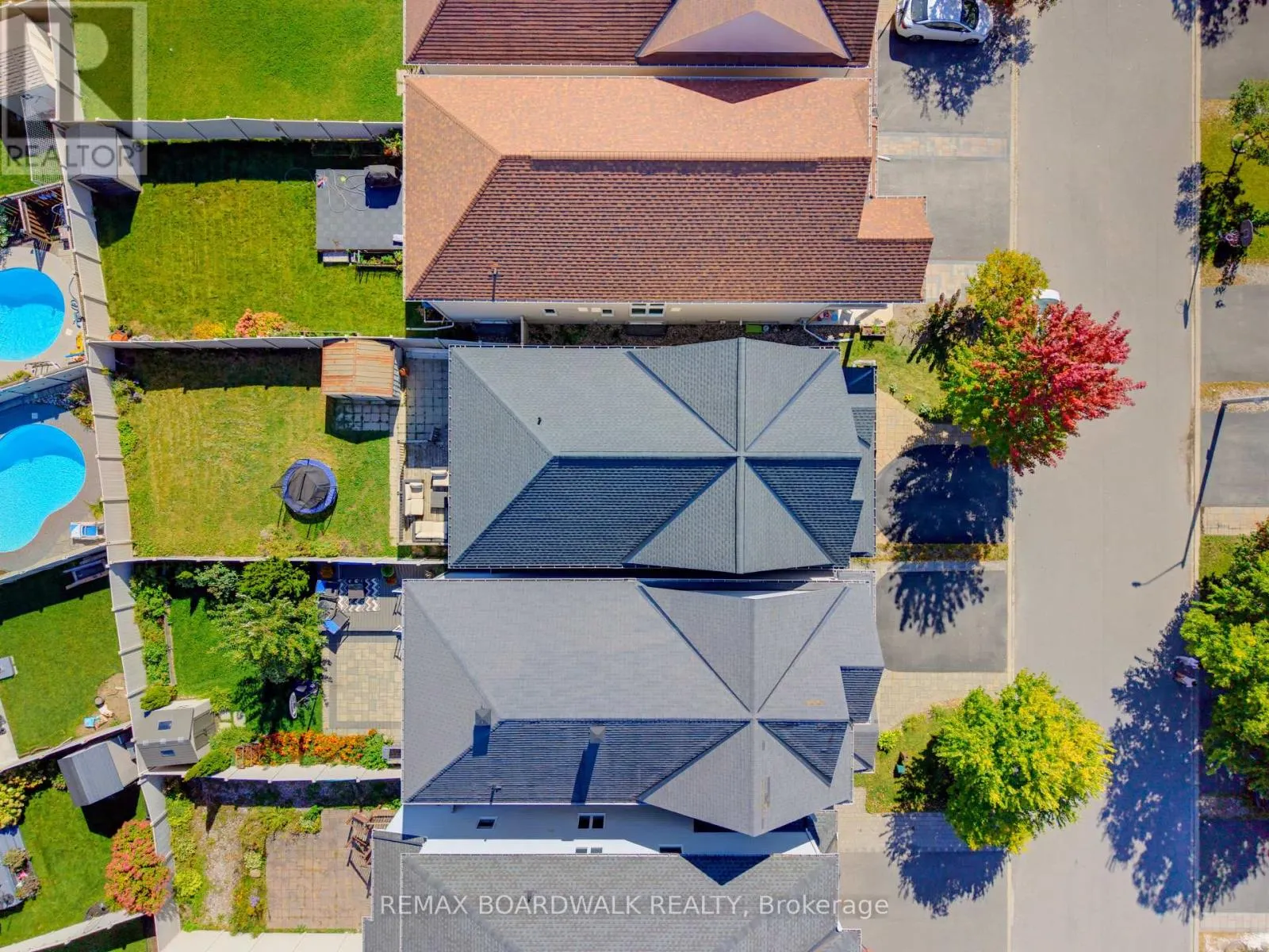 210 BROXBURN CRESCENT