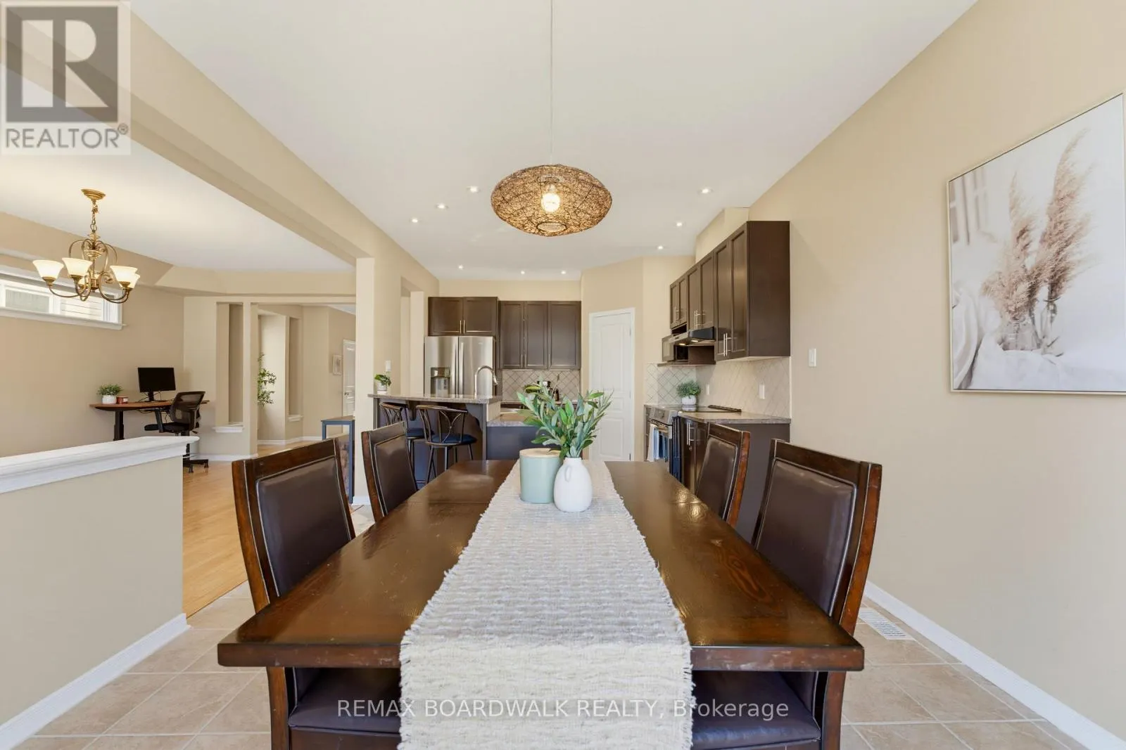 210 BROXBURN CRESCENT